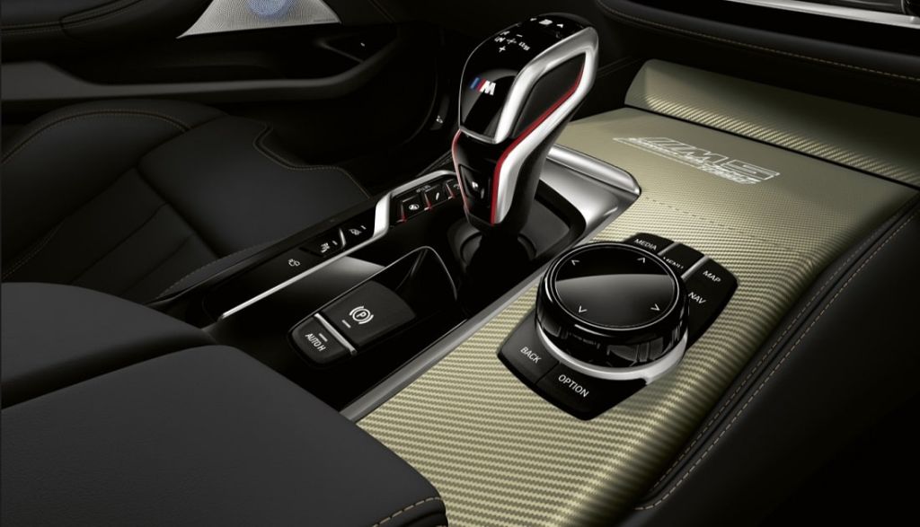 BMW M5 06 min