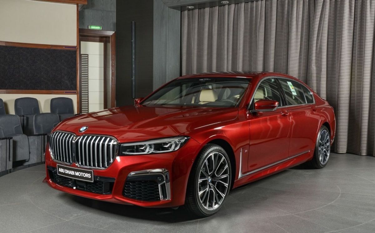 BMW 730Li 1 min