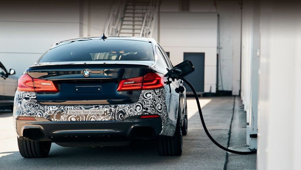 5 Series EV 4